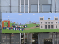 902650 Detail van de tientallen meters lange muurschildering op doek, met als thema 'La Vuelta Holanda 22', gemaakt ...